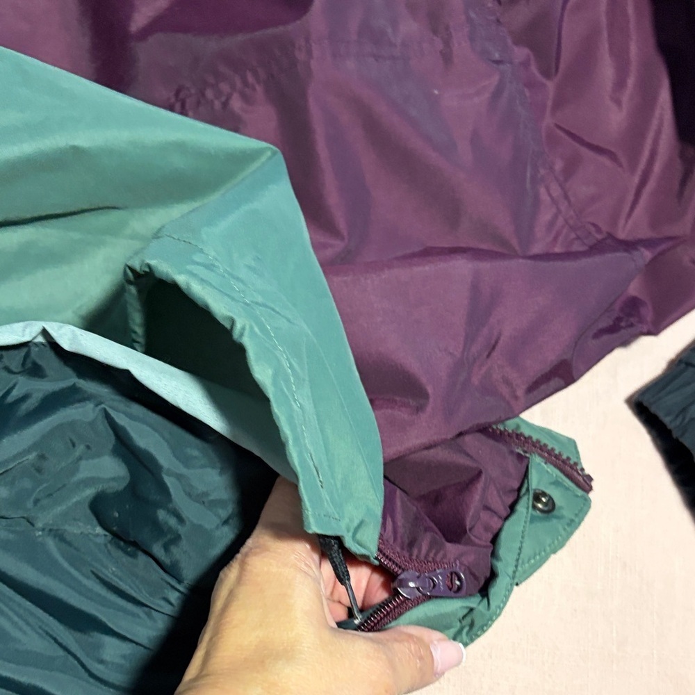 Columbia Women's Deep Burgundy and Forest Green Ski Jacket - Picture 12 of 13